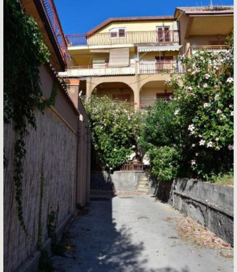 Elegance apartment Taormina Letojanni Exterior foto